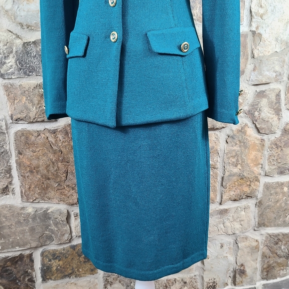 SOLD St John 6 8 Santana Knit Skirt Suit - Picture 6 of 11